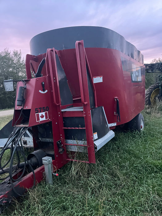 Used 2018 5750 Jaylor feed mixer wagon.